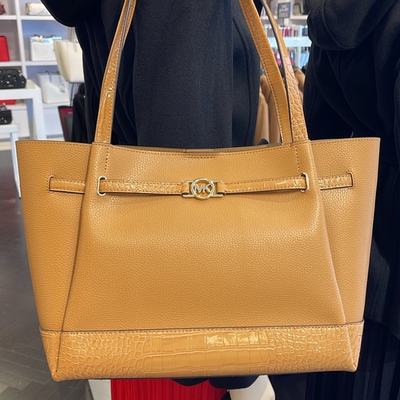 MICHAEL KORS
Reed Large Leather Belted Satchel Shoulder Tote Handbag 
Deer NWT - Picture 12 of 16